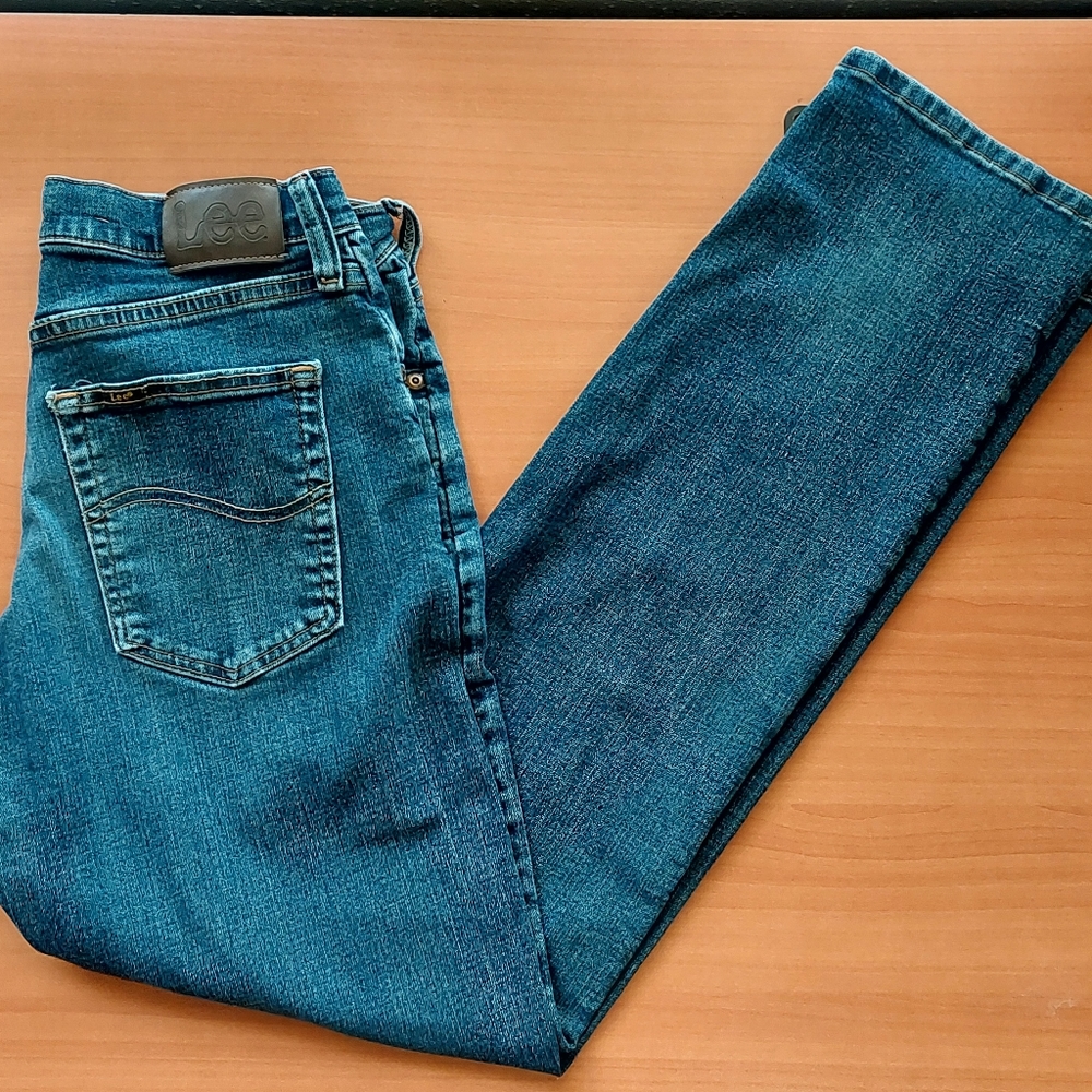 Boys Lee denim jeans size 18R. Adjustable waistband. Great condition
